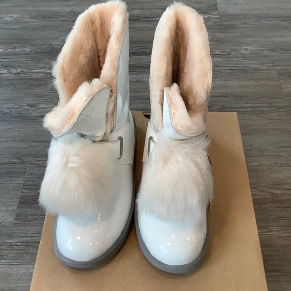 UGG ISLEY PATENT WATERPROOF WHITE BOOTS - WOMEN'S 8 - Picture 5 of 8